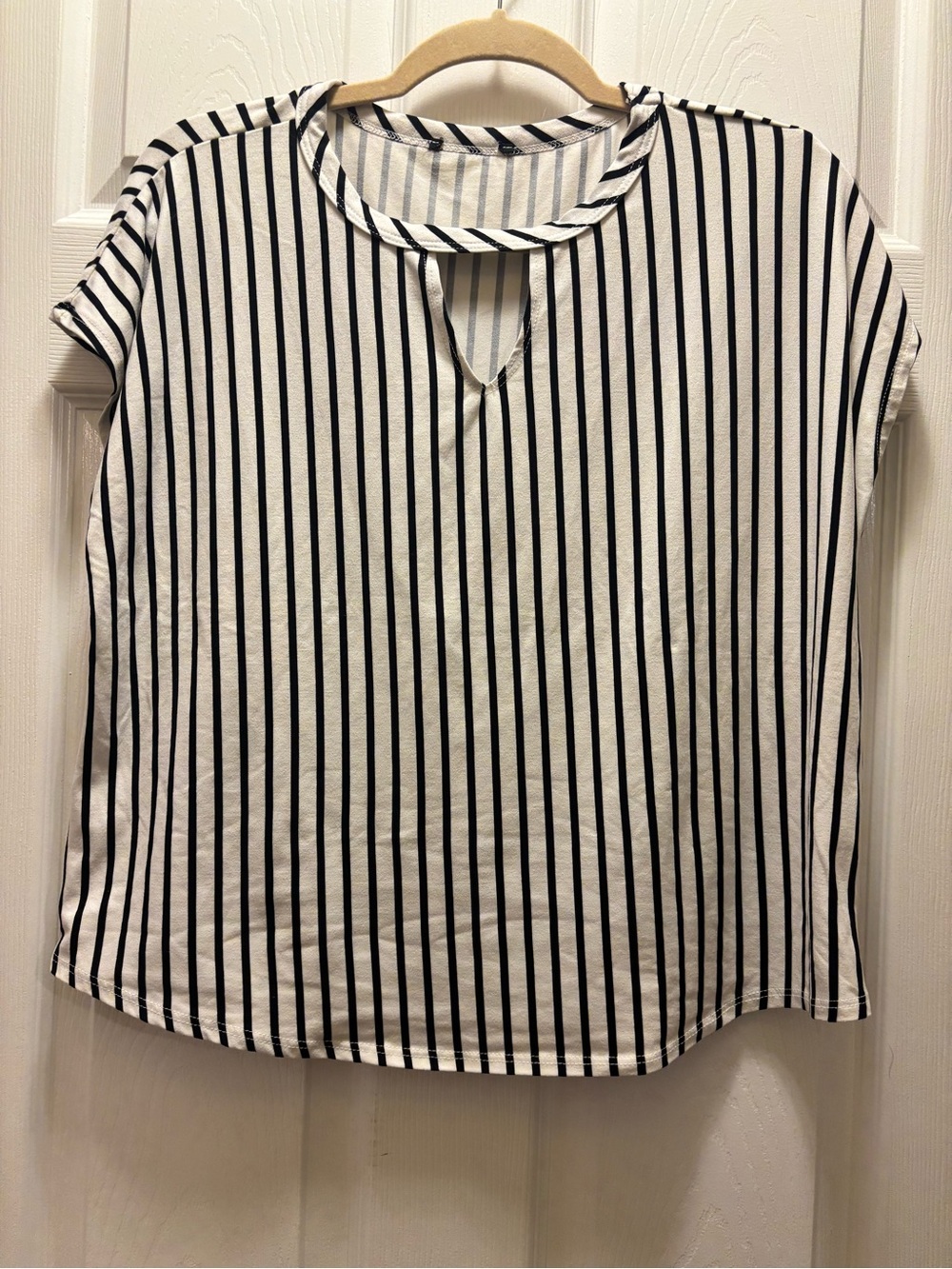 Striped Short Sleeve Keyhole Top in Black and White